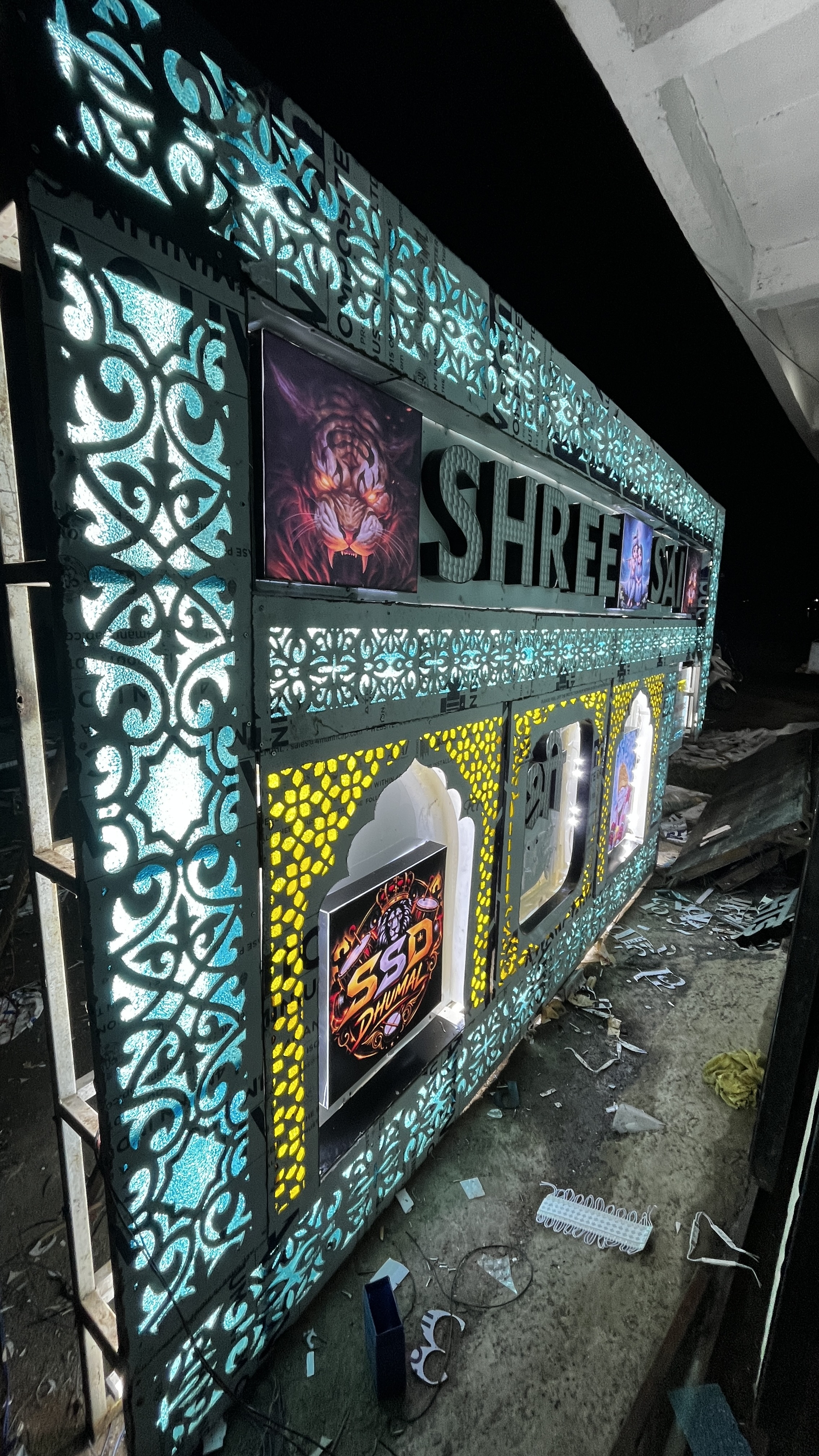 Heavy Custom Vehicle Structure & Branding